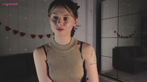 melody  online show from February 14, 2:02 pm