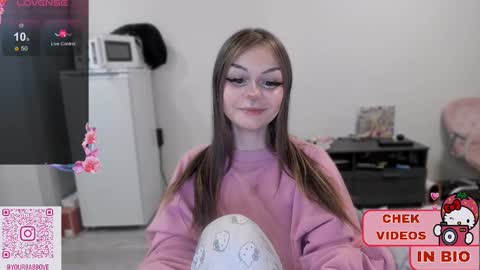 Snapshot of melonipinkbb chatting on February 19, 1:08 am MELONI online show from February 19, 1:08 am