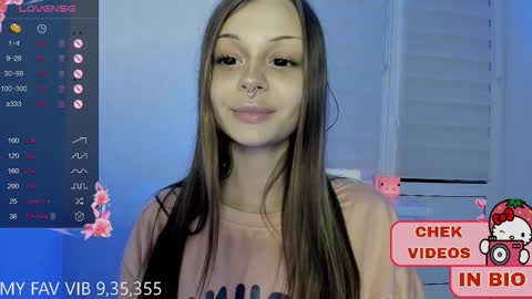 Snapshot of melonipinkbb chatting on October 2, 7:19 pm MELONI online show from October 2, 7:19 pm