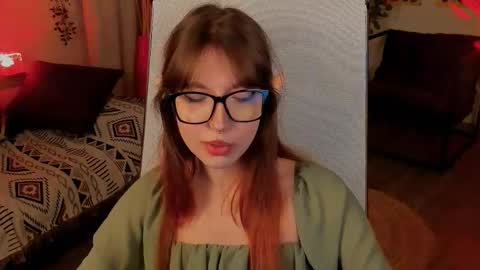 Mia online show from October 16, 3:36 pm