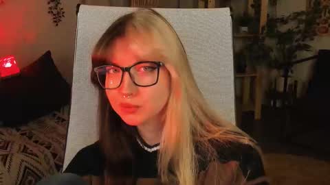 Mia online show from October 29, 2:42 pm