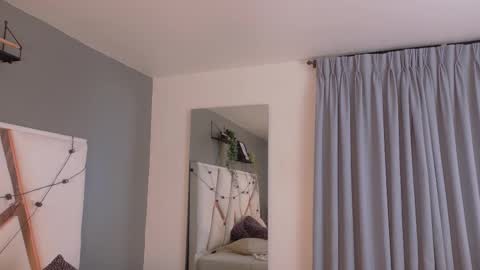  Memphis Williams  online show from March 21, 8:19 am