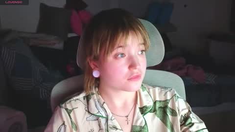 meowme online show from December 1, 2:53 pm