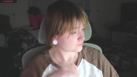 meowme online show from December 15, 6:57 pm