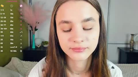 Julie online show from April 10, 7:47 am