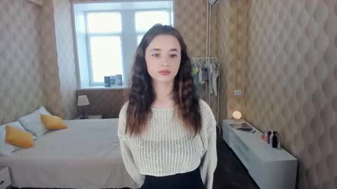 Snapshot of meoww_meows chatting on October 4, 9:15 am Julie online show from October 4, 9:15 am