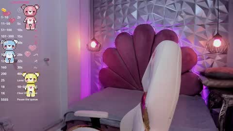    online show from March 3, 7:03 pm