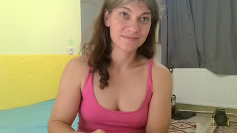 Snapshot of merciylove chatting on October 18, 12:52 pm Miss Helena online show from October 18, 12:52 pm