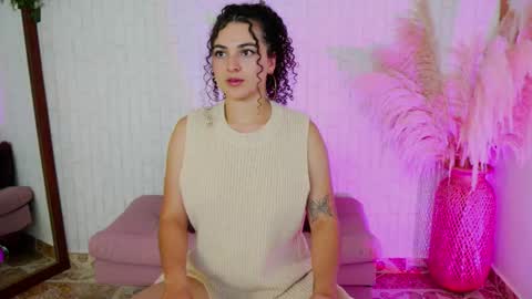 Snapshot of merida_bell18 chatting on September 26, 12:52 am Merida Bell online show from September 26, 12:52 am