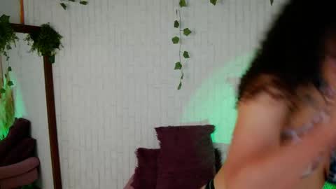 Snapshot of merida_bell18 chatting on September 18, 3:38 am Merida Bell online show from September 18, 3:38 am