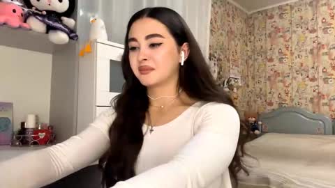 Enni online show from December 15, 6:13 pm