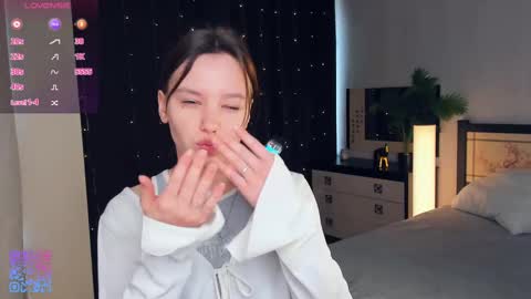 Snapshot of meryldell chatting on March 8, 7:13 am Lollita online show from March 8, 7:13 am