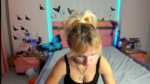 merymidnight online show from October 24, 6:20 am