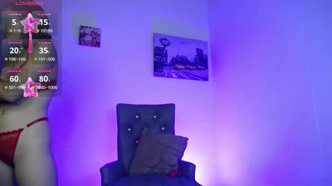 Mia online show from September 11, 7:14 pm