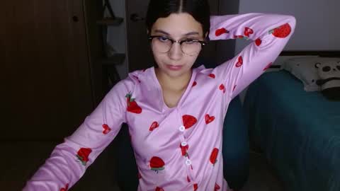 Mia online show from February 25, 4:22 am