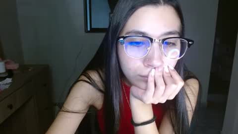 Mia online show from August 5, 12:50 am