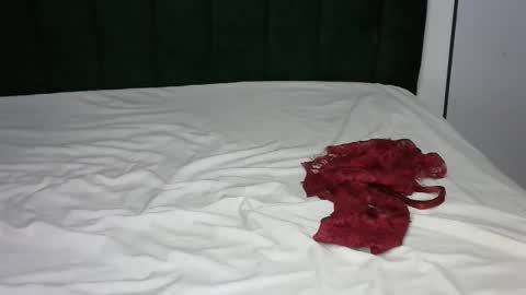 aishah petite online show from February 2, 11:19 am