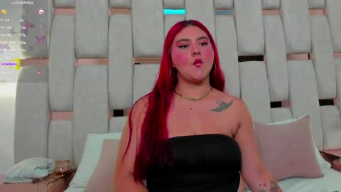 Mia online show from June 2, 4:41 pm