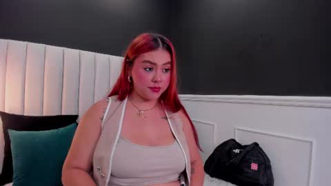 Mia online show from June 27, 12:22 pm