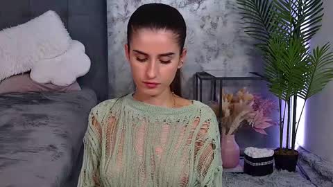 Snapshot of mia_carter99 chatting on October 19, 10:45 pm Freya Allen online show from October 19, 10:45 pm