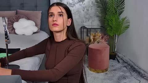 Snapshot of mia_carter99 chatting on September 25, 9:56 pm Freya Allen online show from September 25, 9:56 pm