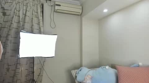 Snapshot of mia_choo chatting on February 21, 6:48 pm Ami online show from February 21, 6:48 pm