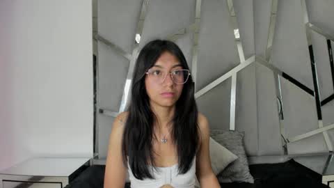 mia_clark18 online show from October 21, 8:57 pm