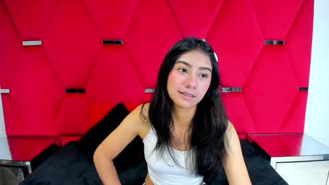 mia_clark18 online show from November 4, 7:41 pm