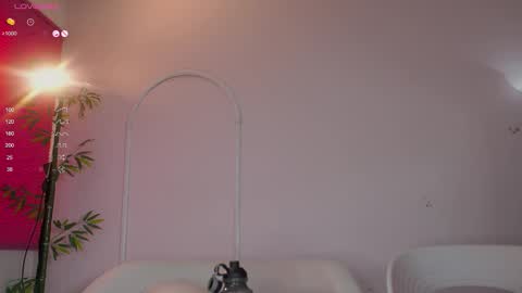 Snapshot of mia_coliin chatting on September 20, 12:25 pm Anna online show from September 20, 12:25 pm