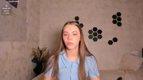 Mia  next stream Thursday 1400 UTC1 Friday 1400 UTC1 online show from October 1, 2:22 pm