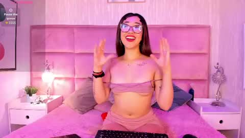 mia_cornell online show from July 24, 8:49 pm