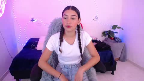 mia_cute_girl online show from June 8, 12:17 pm