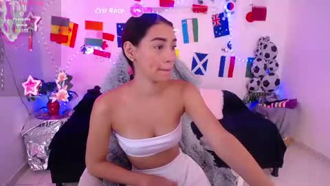 mia_cute_girl online show from July 8, 8:11 pm