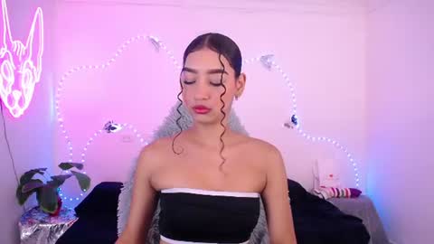 mia_cute_girl online show from July 21, 12:17 pm