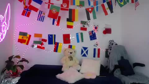 mia_cute_girl online show from June 23, 12:47 pm