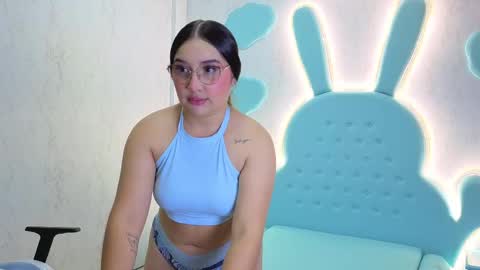 Snapshot of mia_cuttee chatting on October 3, 4:06 am Mia Cuttee online show from October 3, 4:06 am