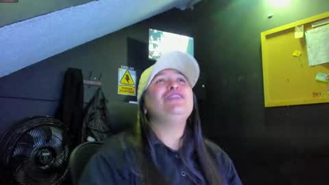 Snapshot of mia_daniela_ chatting on September 30, 3:01 am Mia daniela online show from September 30, 3:01 am