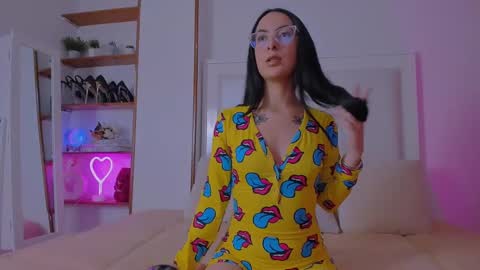 Sarah Luna online show from March 12, 11:20 am