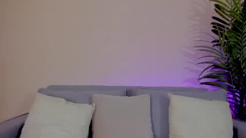 Sarah Luna online show from June 11, 1:52 pm