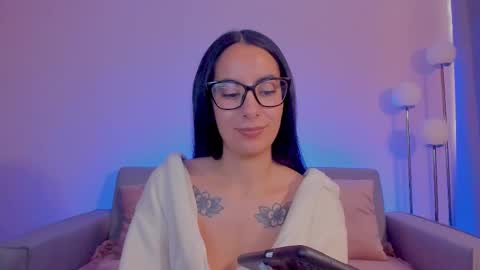 Sarah Luna online show from March 18, 6:46 pm