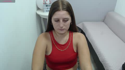 Mia online show from January 28, 1:38 pm