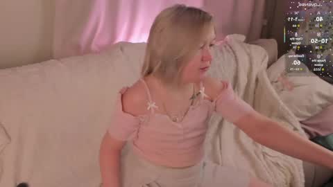 Mia online show from April 18, 2:36 am