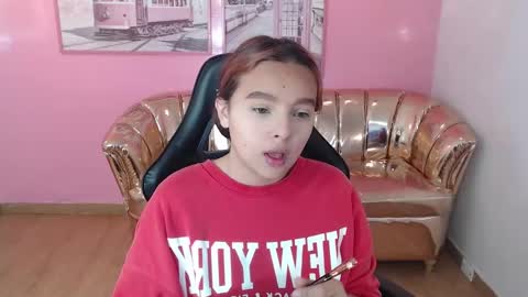 Snapshot of mia_foster_t chatting on October 6, 12:44 pm Mia online show from October 6, 12:44 pm