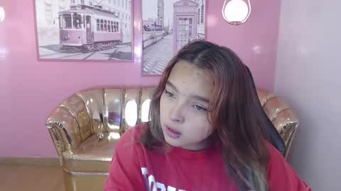 Snapshot of mia_foster_t chatting on October 5, 12:32 pm Mia online show from October 5, 12:32 pm
