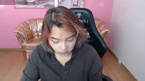Snapshot of mia_foster_t chatting on October 20, 11:46 am Mia online show from October 20, 11:46 am