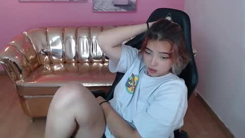 Snapshot of mia_foster_t chatting on October 17, 2:42 pm Mia online show from October 17, 2:42 pm