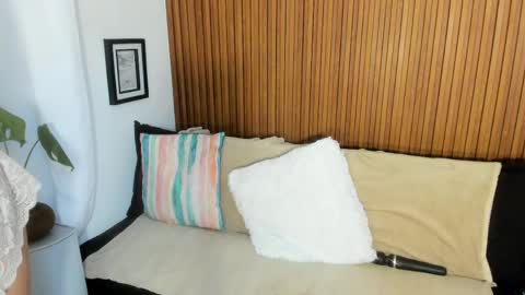 Mia online show from April 14, 4:34 am