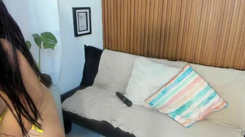 Mia online show from April 5, 3:38 am