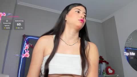 mia online show from April 27, 2:03 pm