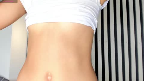  I am Mia  online show from December 19, 11:50 am